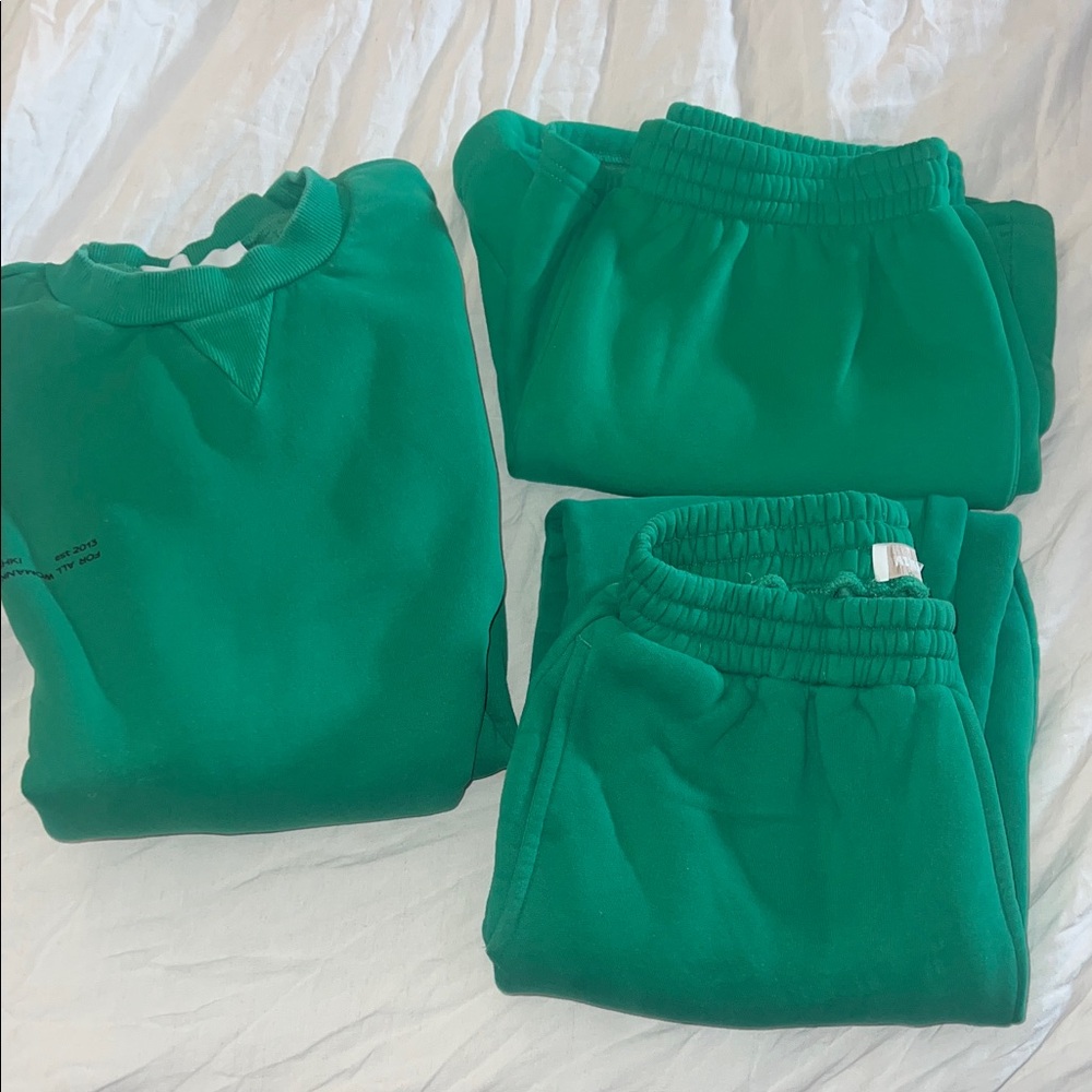 Meshki Green Sweatpants & Joggers Set